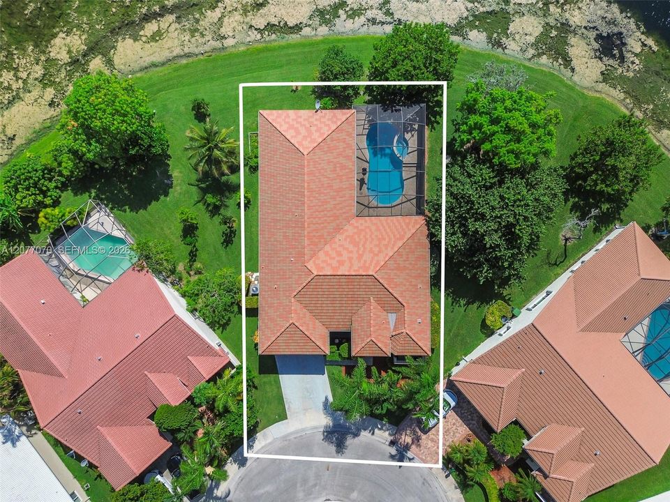 For Rent: $7,100 (5 beds, 3 baths, 2712 Square Feet)
