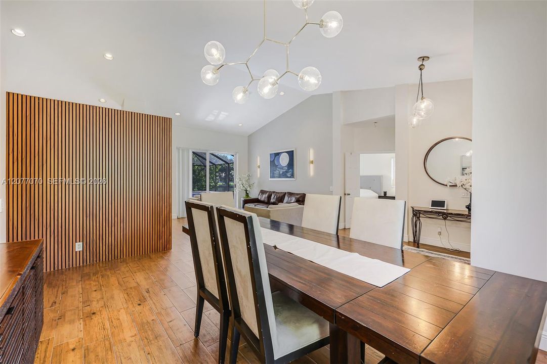 For Rent: $7,100 (5 beds, 3 baths, 2712 Square Feet)