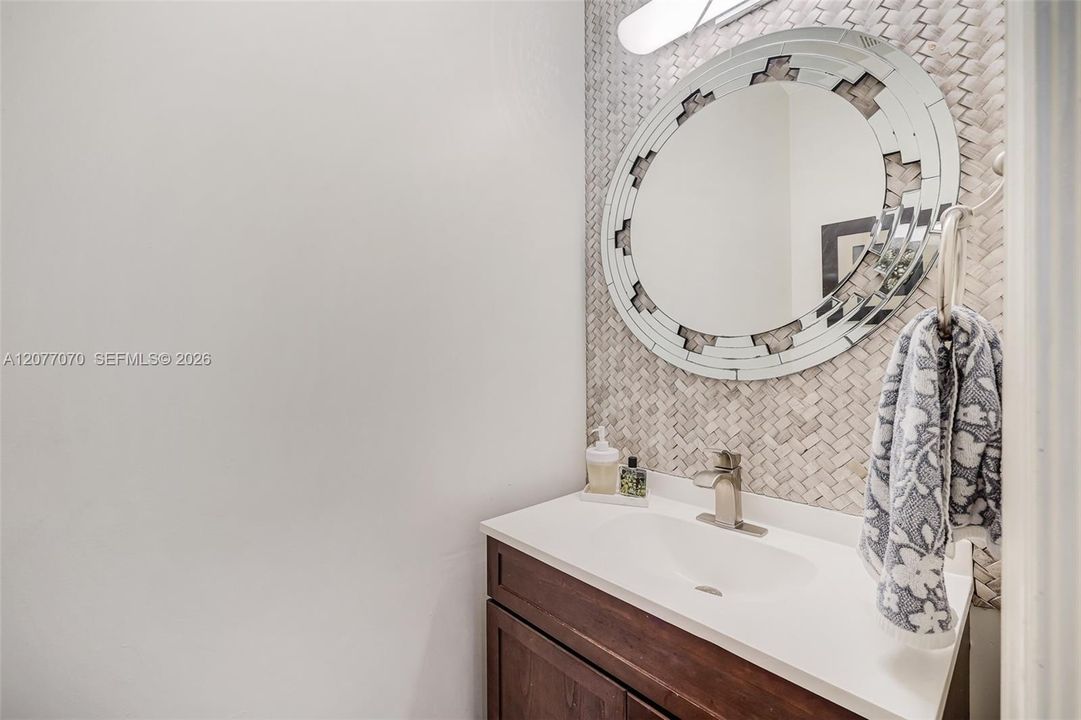 For Rent: $7,100 (5 beds, 3 baths, 2712 Square Feet)