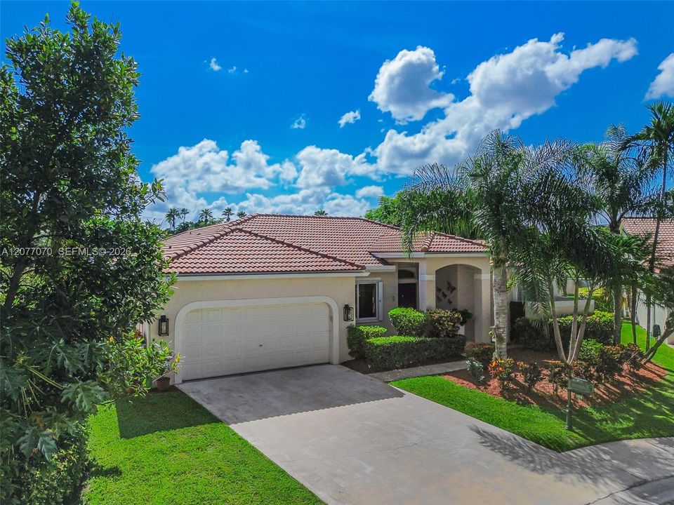For Rent: $7,100 (5 beds, 3 baths, 2712 Square Feet)