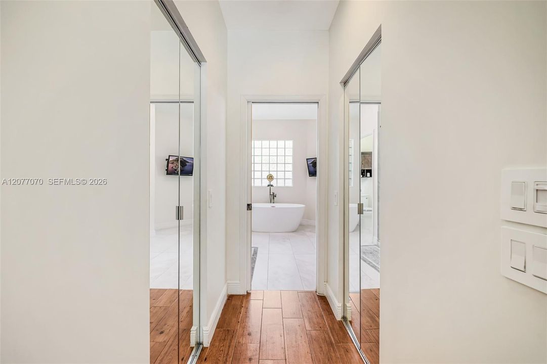 For Rent: $7,100 (5 beds, 3 baths, 2712 Square Feet)