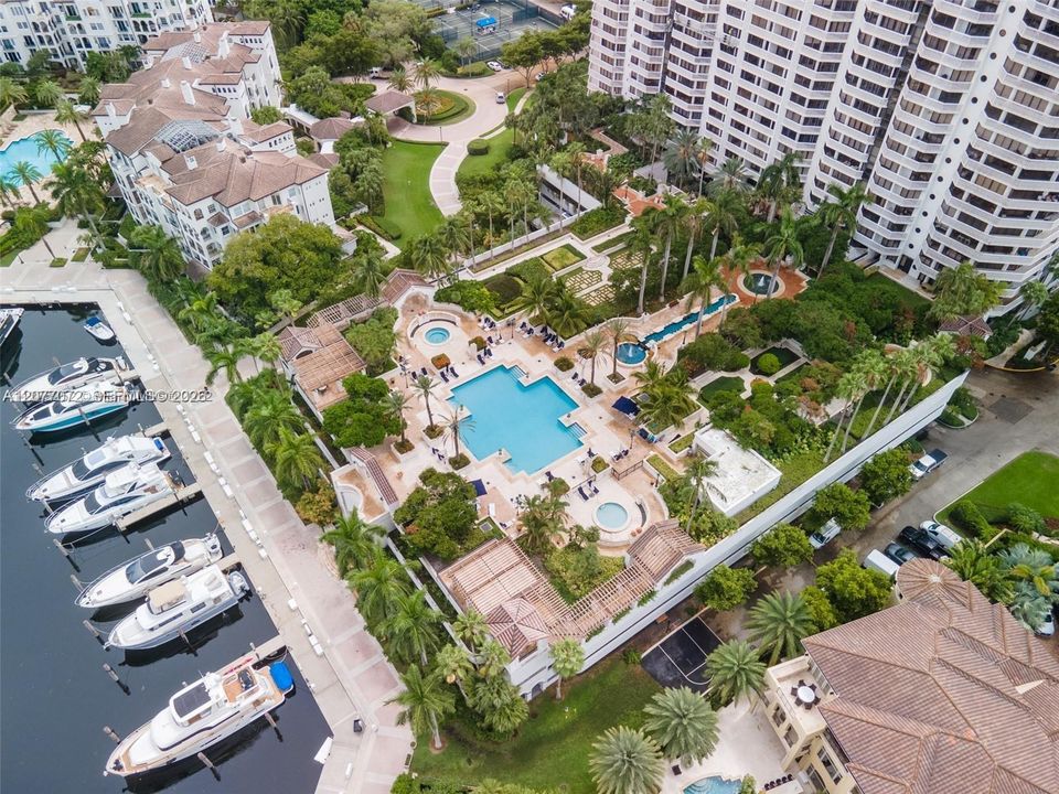 En Venta: $549,999 (2 camas, 2 baños, 1560 Pies cuadrados)