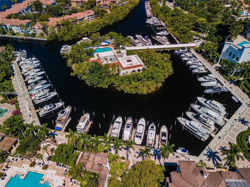 En Venta: $549,999 (2 camas, 2 baños, 1560 Pies cuadrados)