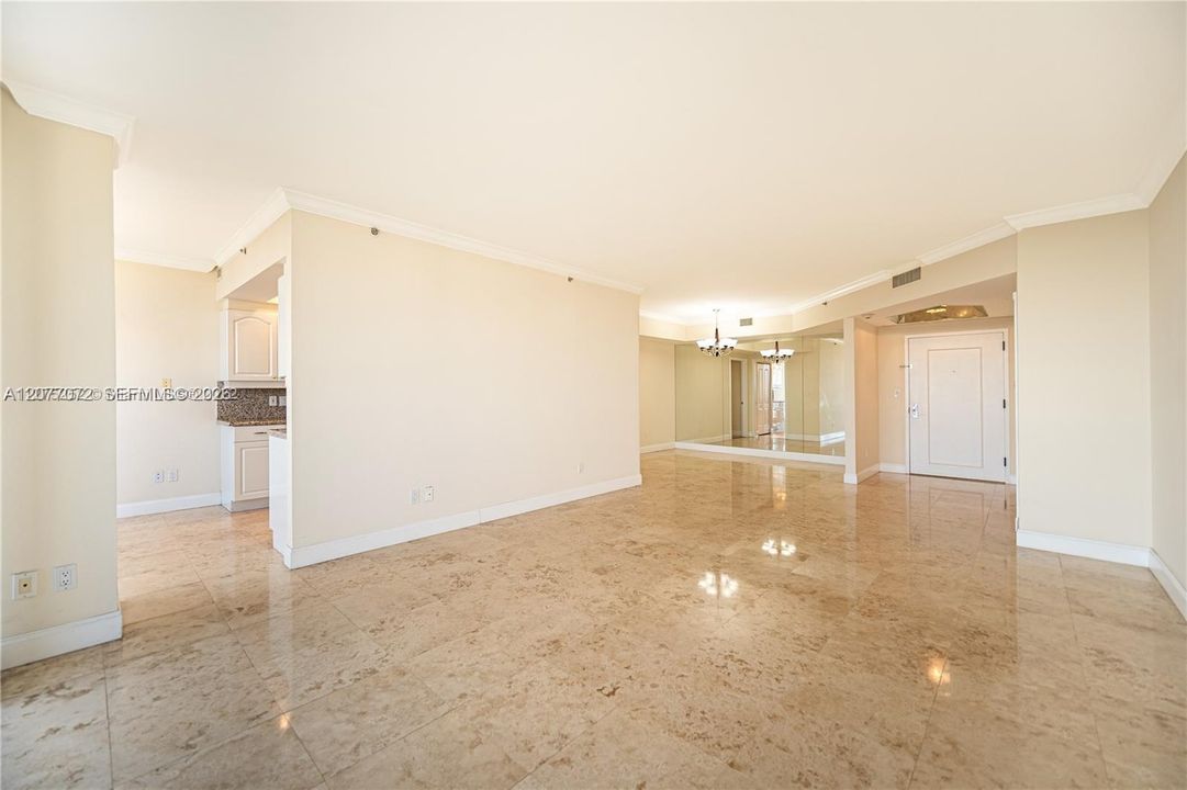En Venta: $549,999 (2 camas, 2 baños, 1560 Pies cuadrados)