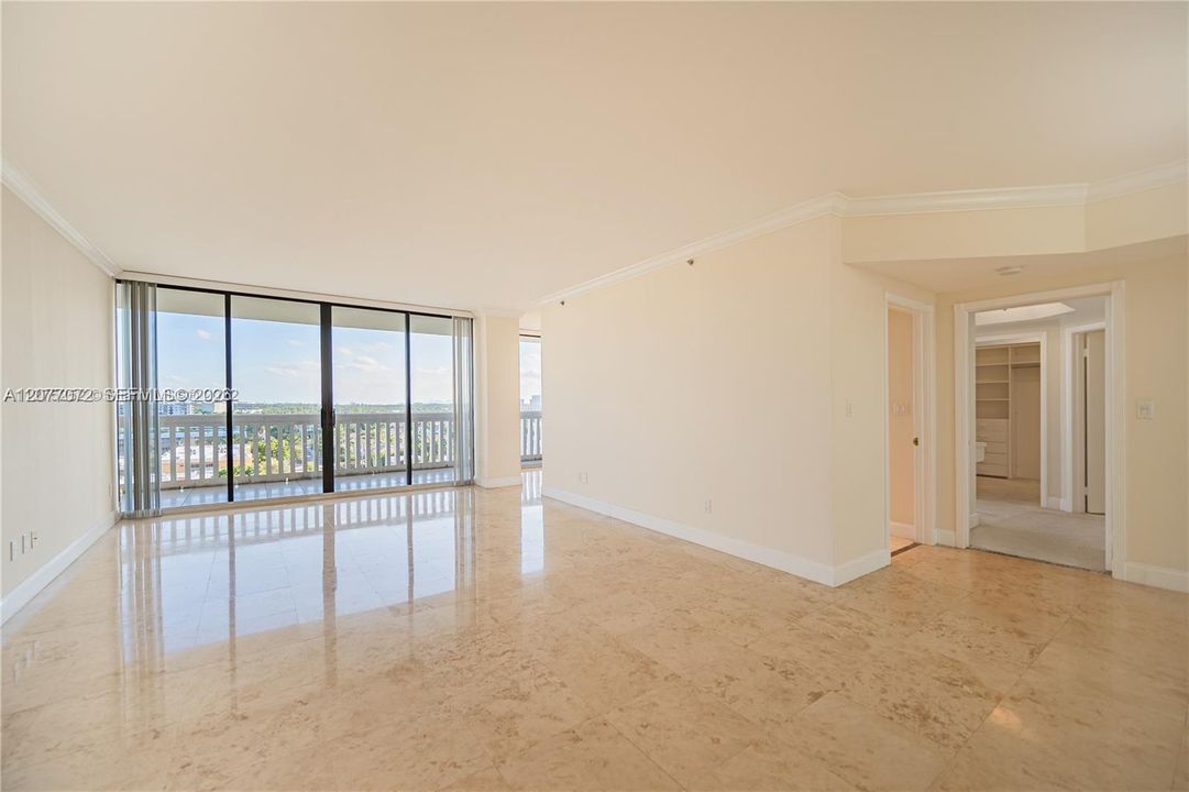 En Venta: $549,999 (2 camas, 2 baños, 1560 Pies cuadrados)