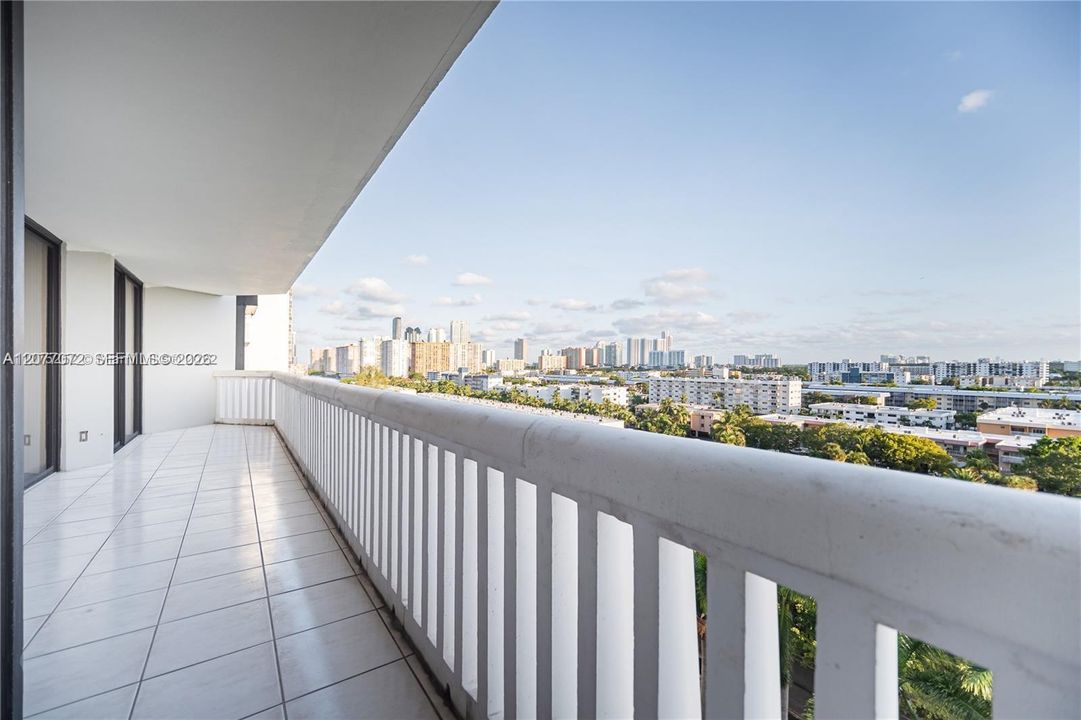 En Venta: $549,999 (2 camas, 2 baños, 1560 Pies cuadrados)