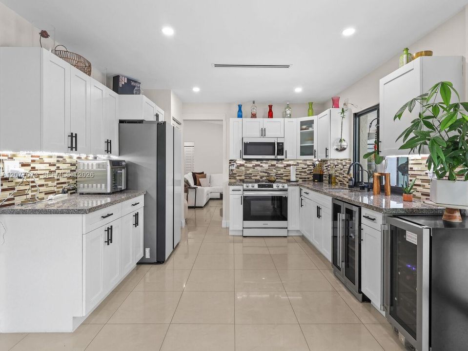 For Sale: $795,000 (3 beds, 2 baths, 1670 Square Feet)