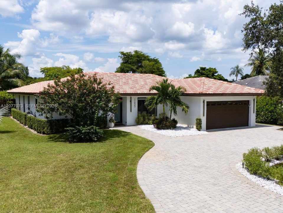 For Sale: $795,000 (3 beds, 2 baths, 1670 Square Feet)