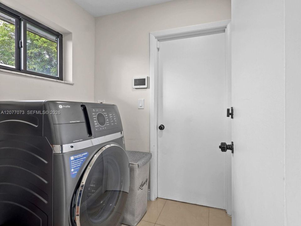 For Sale: $795,000 (3 beds, 2 baths, 1670 Square Feet)