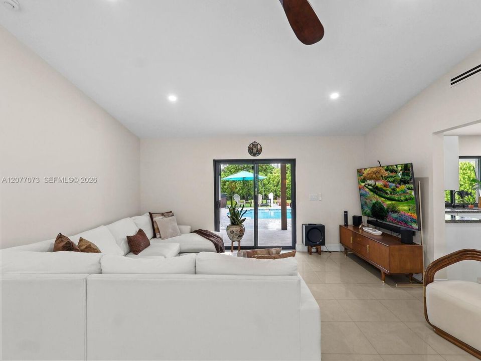 For Sale: $795,000 (3 beds, 2 baths, 1670 Square Feet)