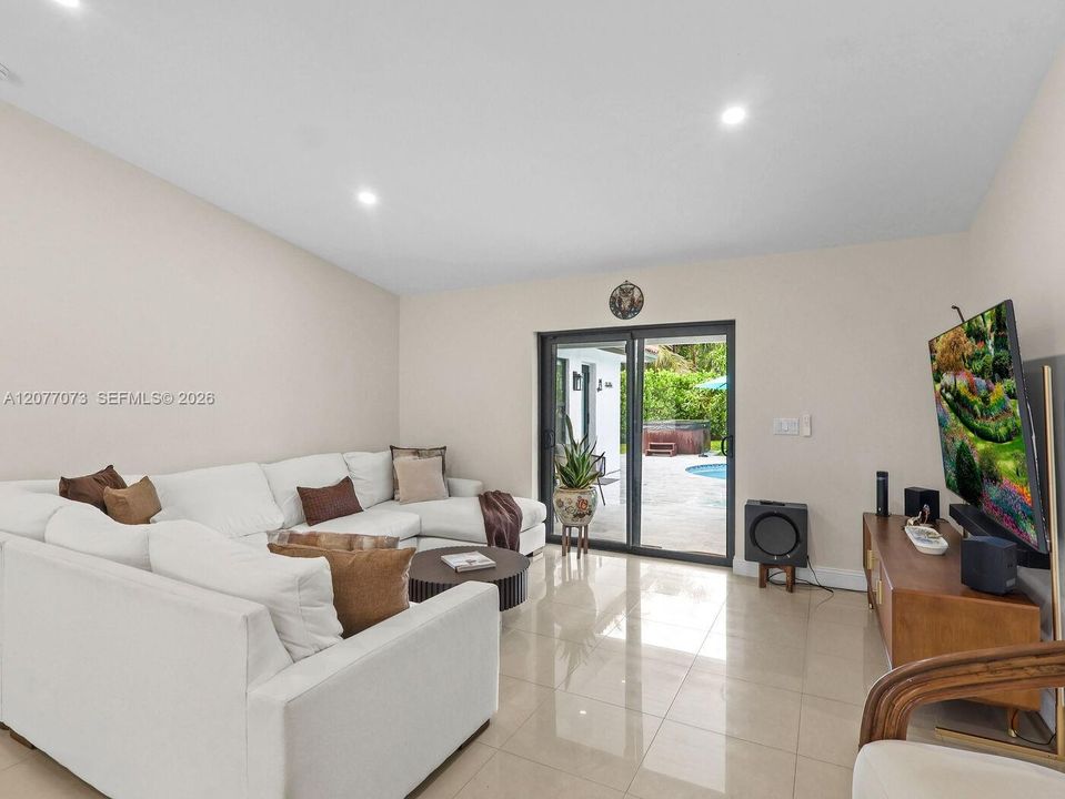 For Sale: $795,000 (3 beds, 2 baths, 1670 Square Feet)