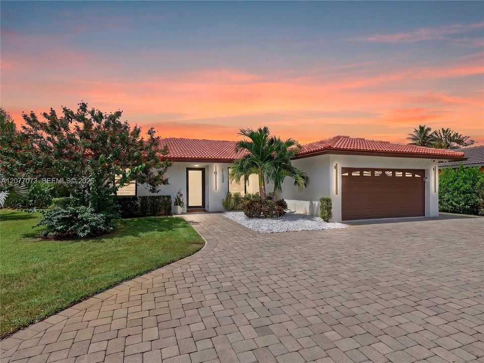 For Sale: $795,000 (3 beds, 2 baths, 1670 Square Feet)