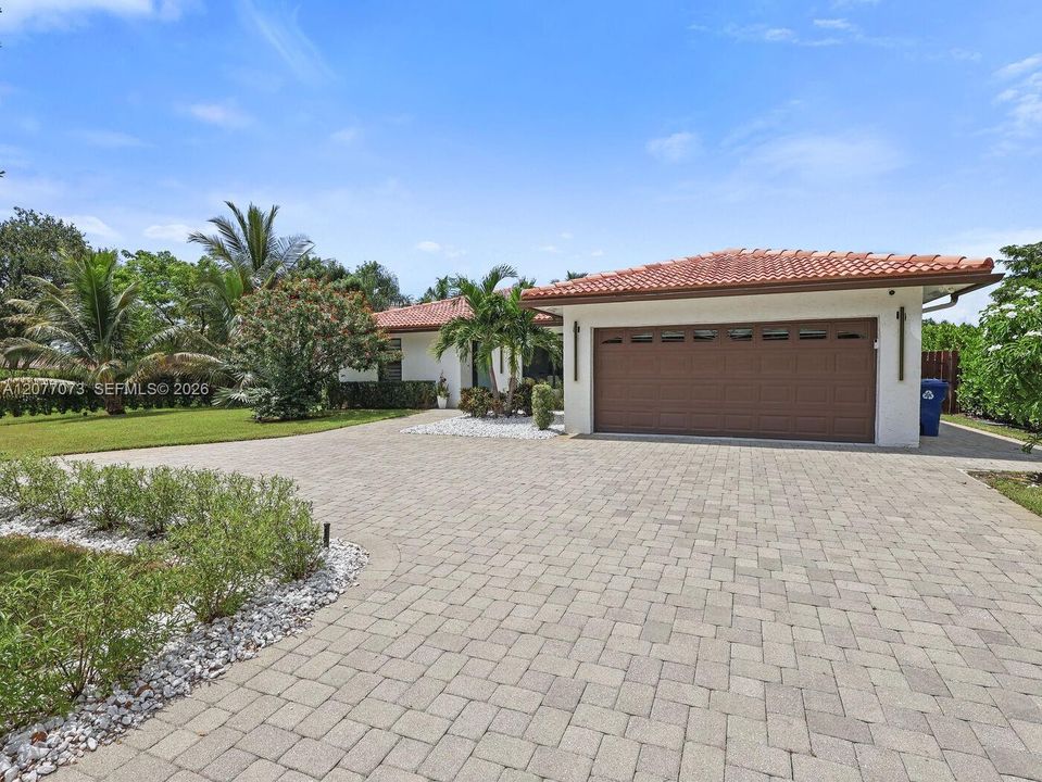 For Sale: $795,000 (3 beds, 2 baths, 1670 Square Feet)