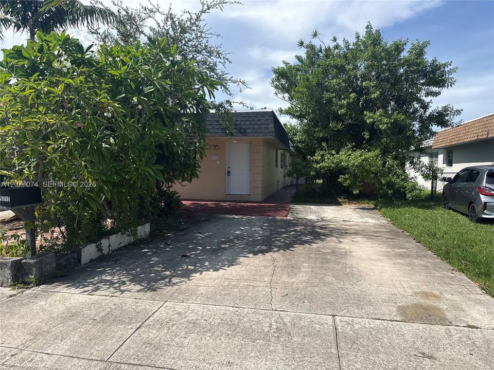 En Renta: $2,450 (2 camas, 2 baños, 2573 Pies cuadrados)