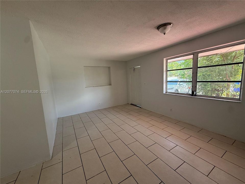 En Renta: $2,450 (2 camas, 2 baños, 2573 Pies cuadrados)