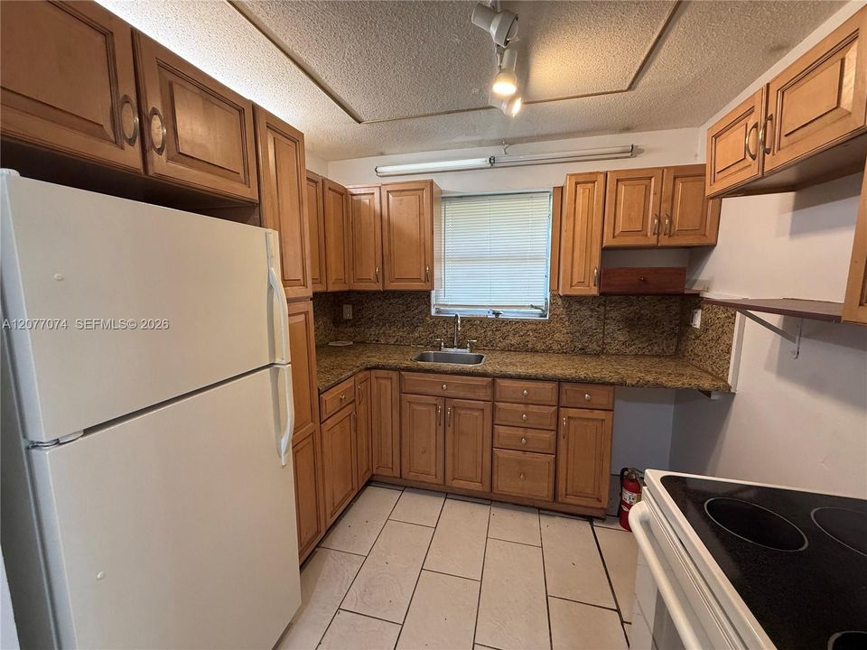 En Renta: $2,450 (2 camas, 2 baños, 2573 Pies cuadrados)