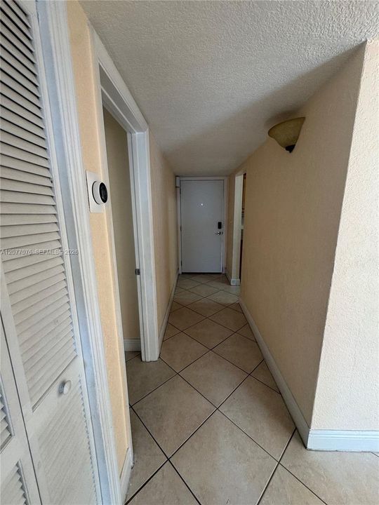 В аренду: $2,100 (2 спален, 1 ванн, 866 Квадратных фут)