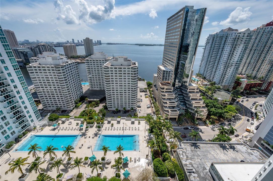 For Rent: $3,200 (1 beds, 1 baths, 639 Square Feet)