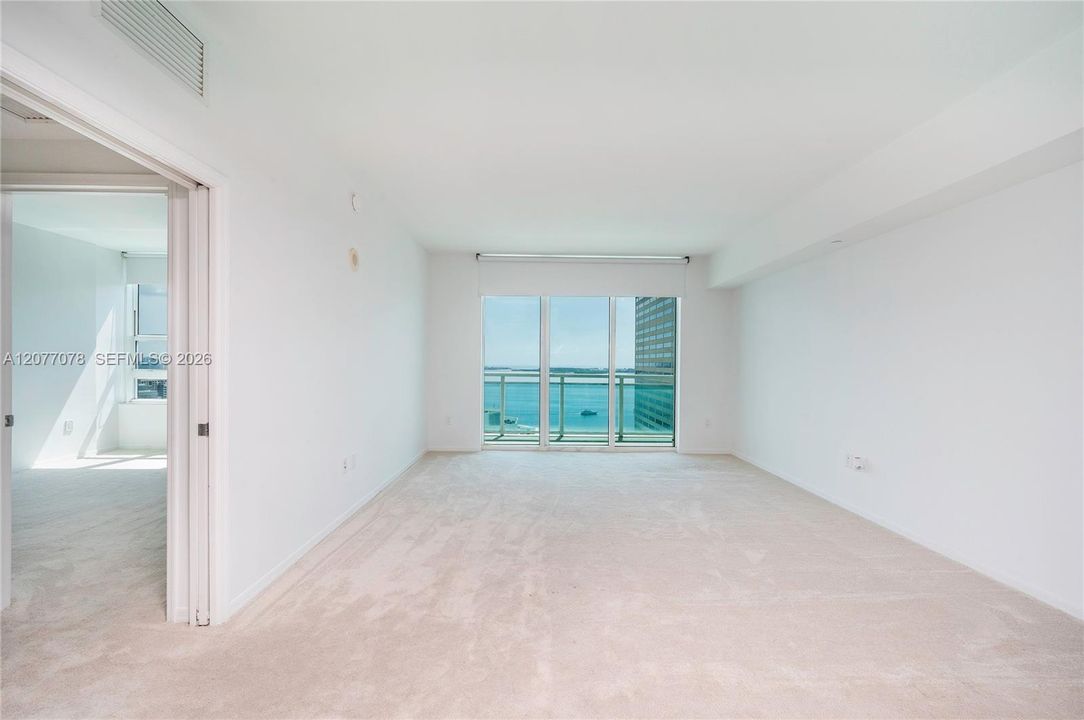 For Rent: $3,200 (1 beds, 1 baths, 639 Square Feet)