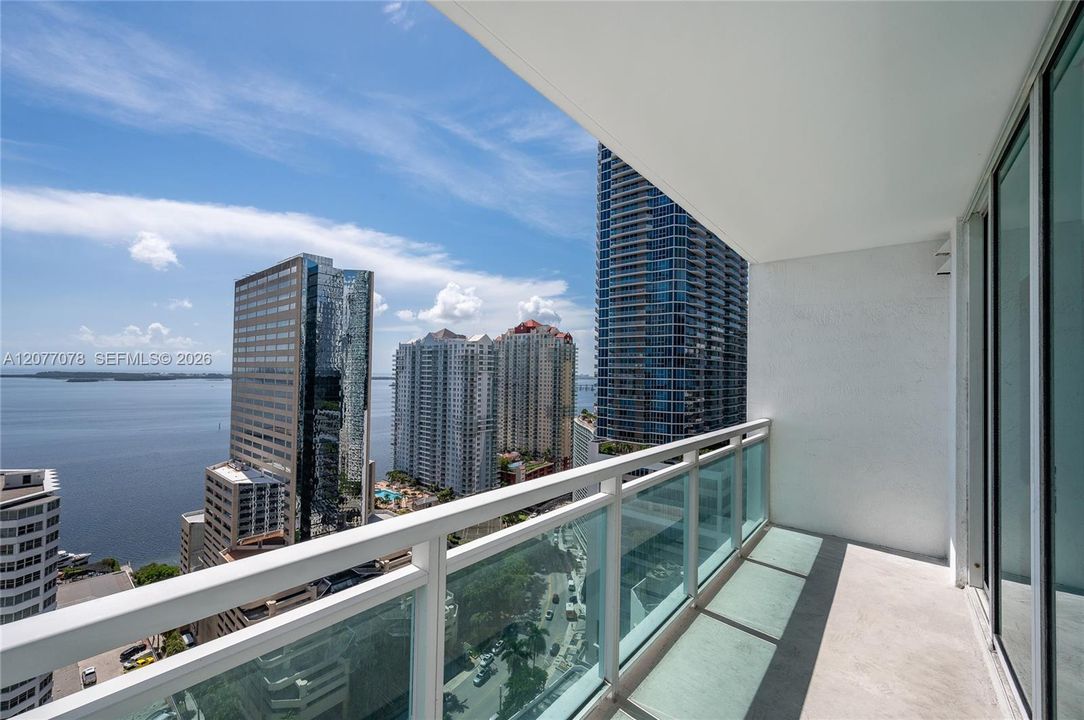 For Rent: $3,200 (1 beds, 1 baths, 639 Square Feet)