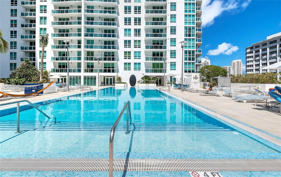 For Rent: $3,200 (1 beds, 1 baths, 639 Square Feet)