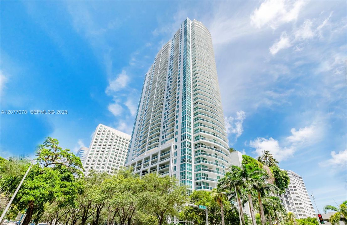 For Rent: $3,200 (1 beds, 1 baths, 639 Square Feet)