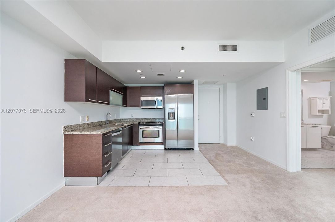 For Rent: $3,200 (1 beds, 1 baths, 639 Square Feet)