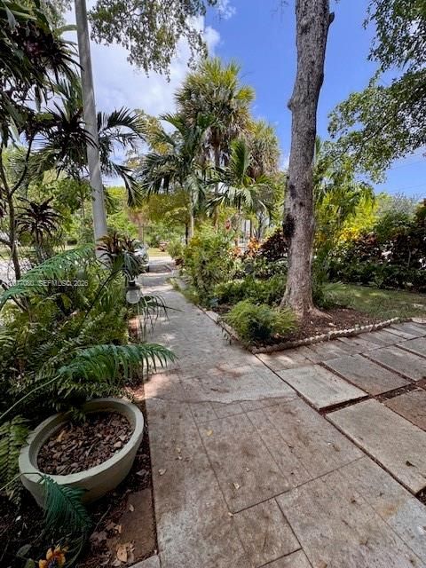 For Rent: $2,700 (2 beds, 2 baths, 1440 Square Feet)