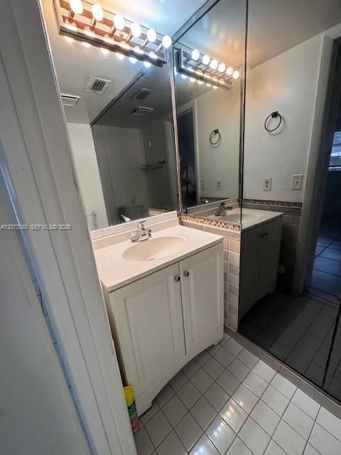 For Rent: $2,700 (2 beds, 2 baths, 1440 Square Feet)