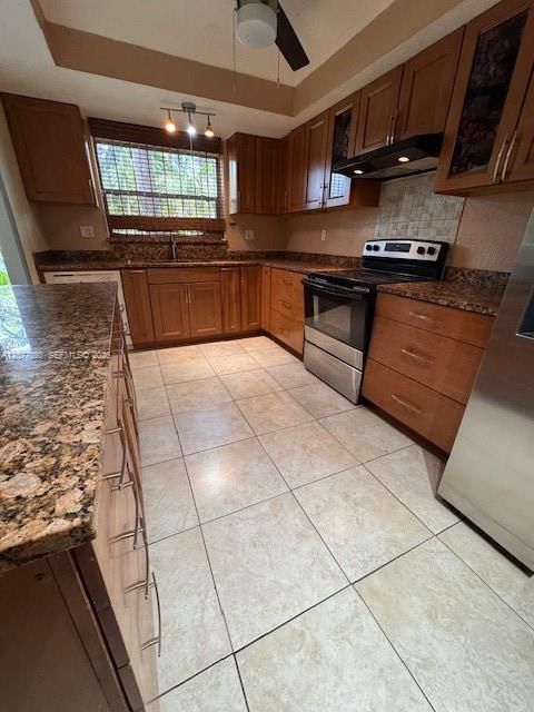 For Rent: $2,700 (2 beds, 2 baths, 1440 Square Feet)