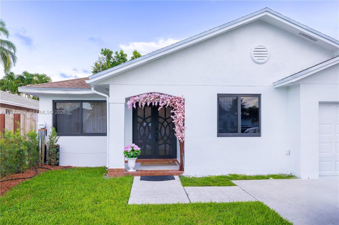 En Venta: $675,000 (4 camas, 2 baños, 1836 Pies cuadrados)