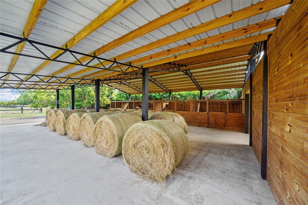 На продажу: $3,000,000 (4 спален, 2 ванн, 2829 Квадратных фут)