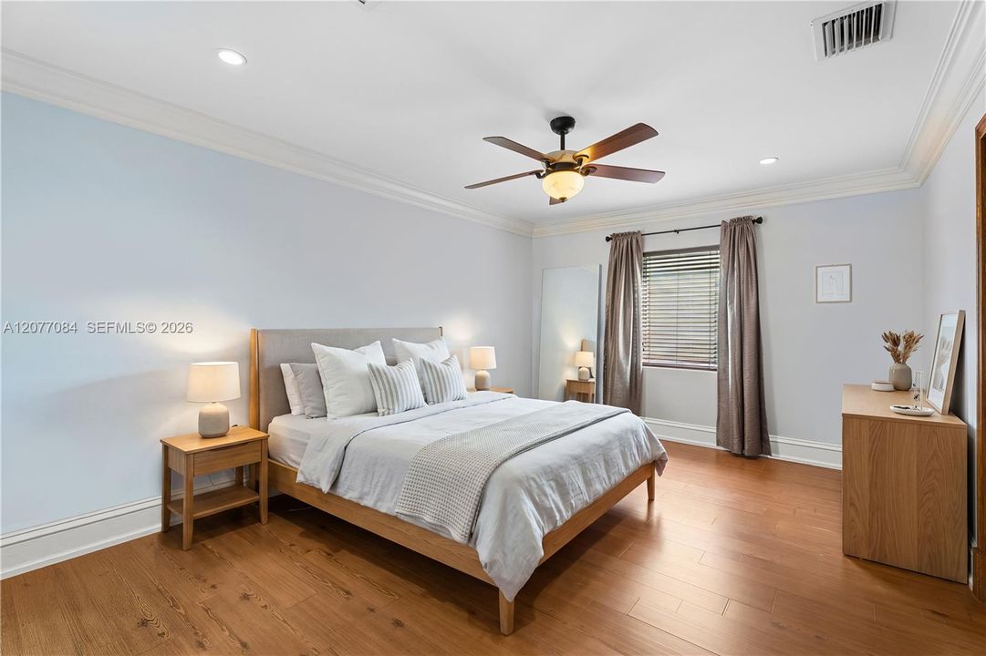 For Sale: $5,785,000 (6 beds, 7 baths, 7563 Square Feet)