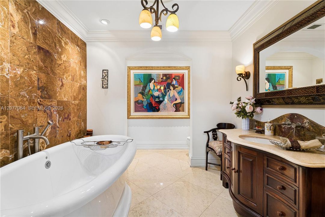 For Sale: $5,785,000 (6 beds, 7 baths, 7563 Square Feet)