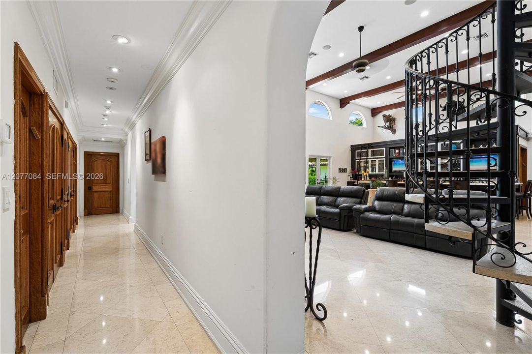 For Sale: $5,785,000 (6 beds, 7 baths, 7563 Square Feet)