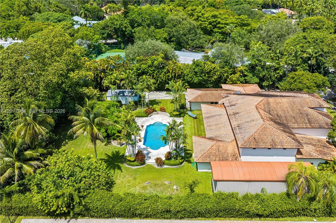For Sale: $5,785,000 (6 beds, 7 baths, 7563 Square Feet)