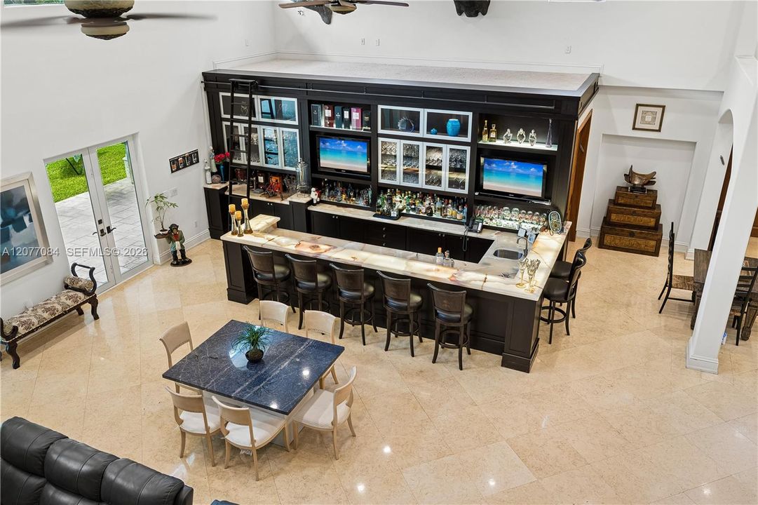 For Sale: $5,785,000 (6 beds, 7 baths, 7563 Square Feet)