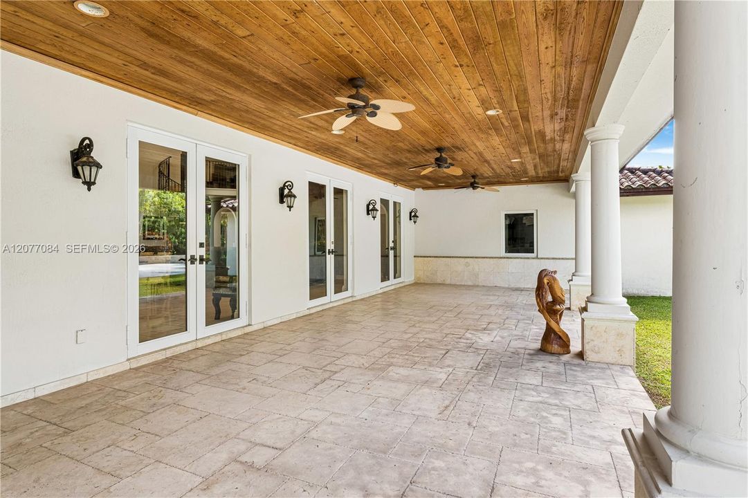 For Sale: $5,785,000 (6 beds, 7 baths, 7563 Square Feet)