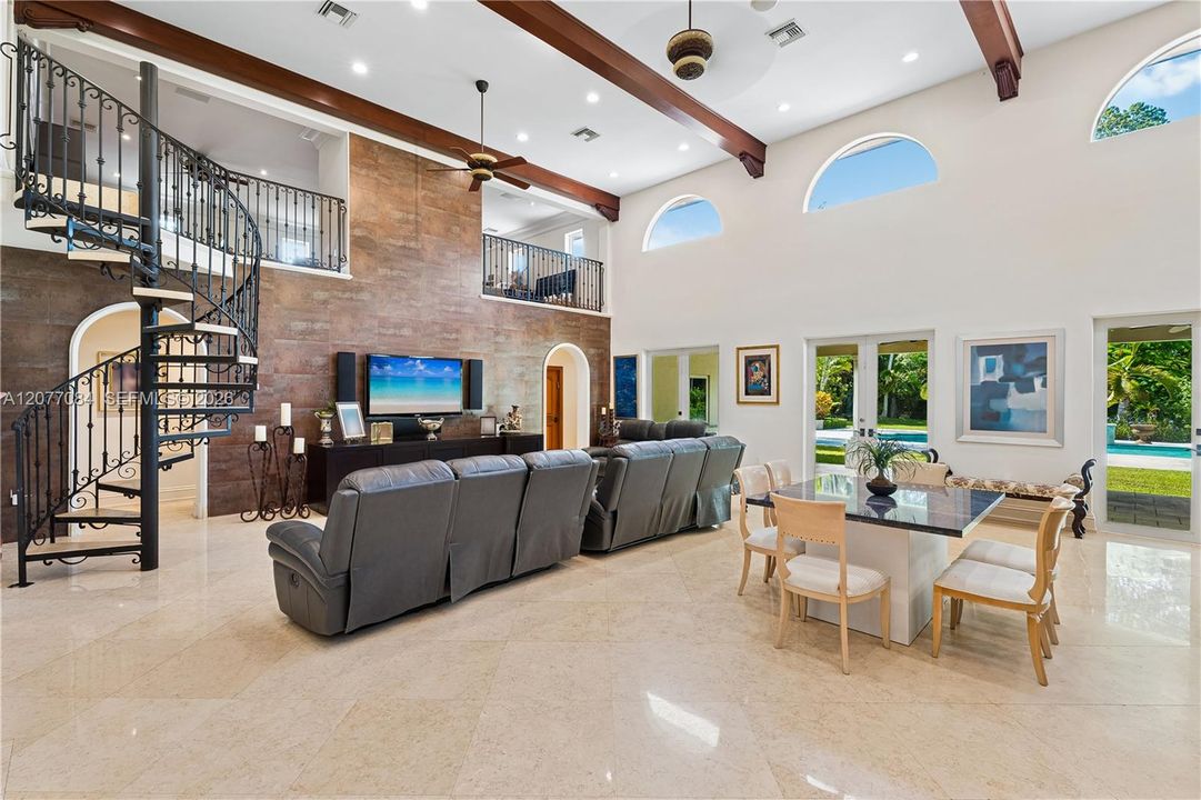 For Sale: $5,785,000 (6 beds, 7 baths, 7563 Square Feet)