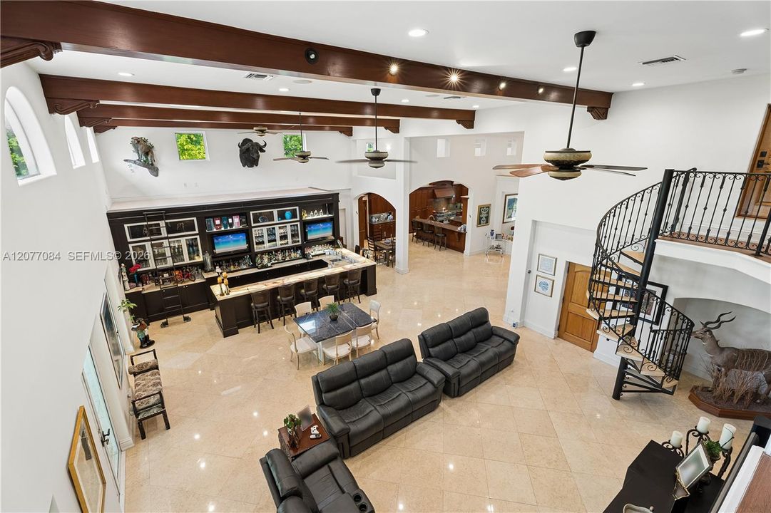 For Sale: $5,785,000 (6 beds, 7 baths, 7563 Square Feet)