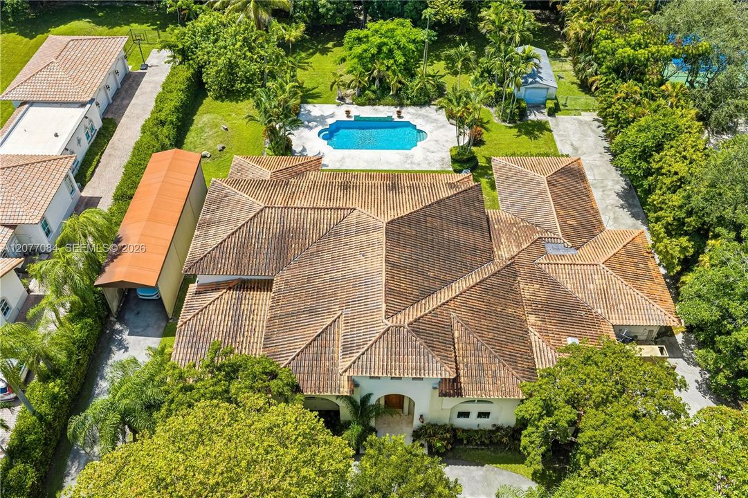 For Sale: $5,785,000 (6 beds, 7 baths, 7563 Square Feet)