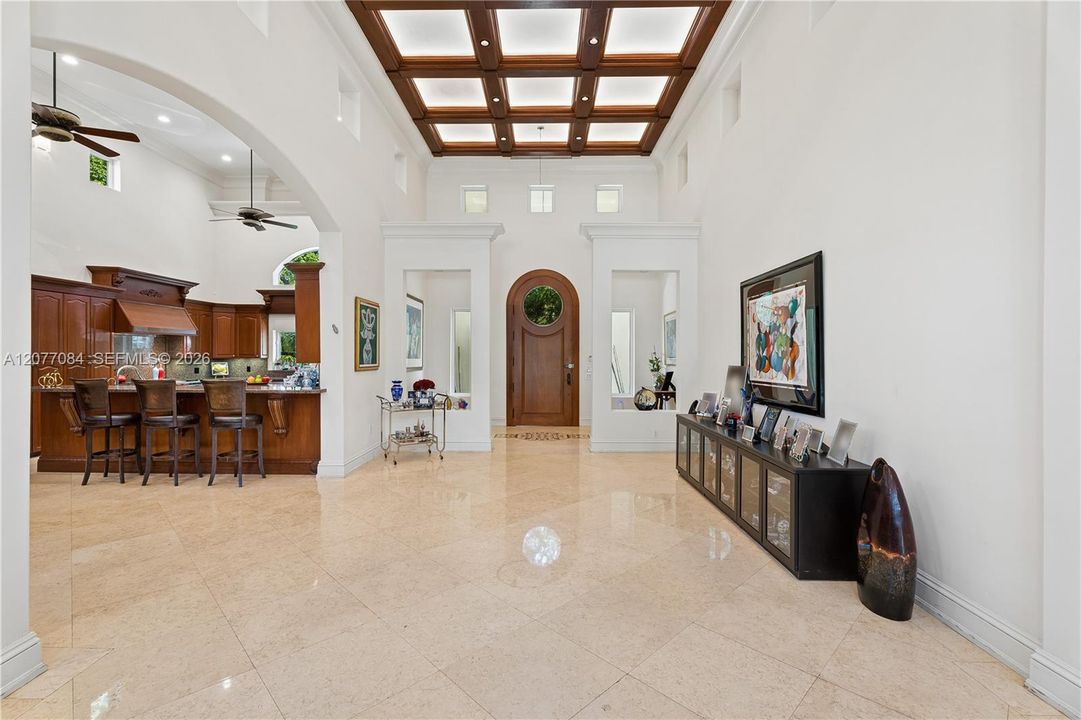 For Sale: $5,785,000 (6 beds, 7 baths, 7563 Square Feet)