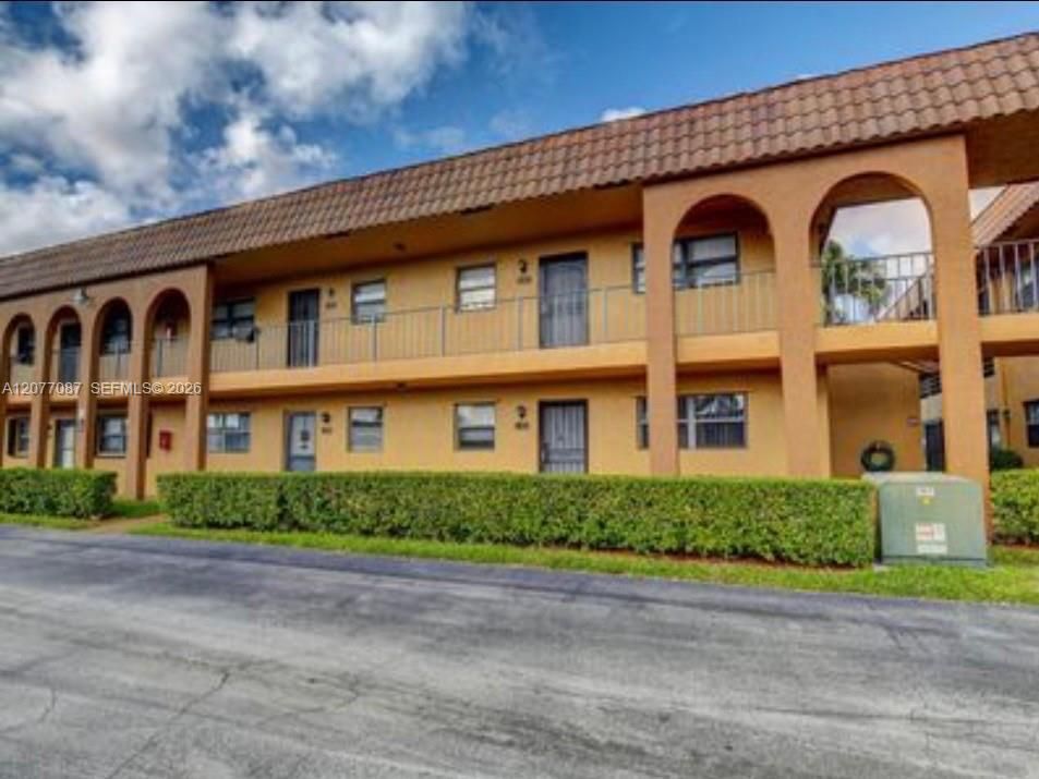 For Sale: $225,000 (2 beds, 2 baths, 986 Square Feet)