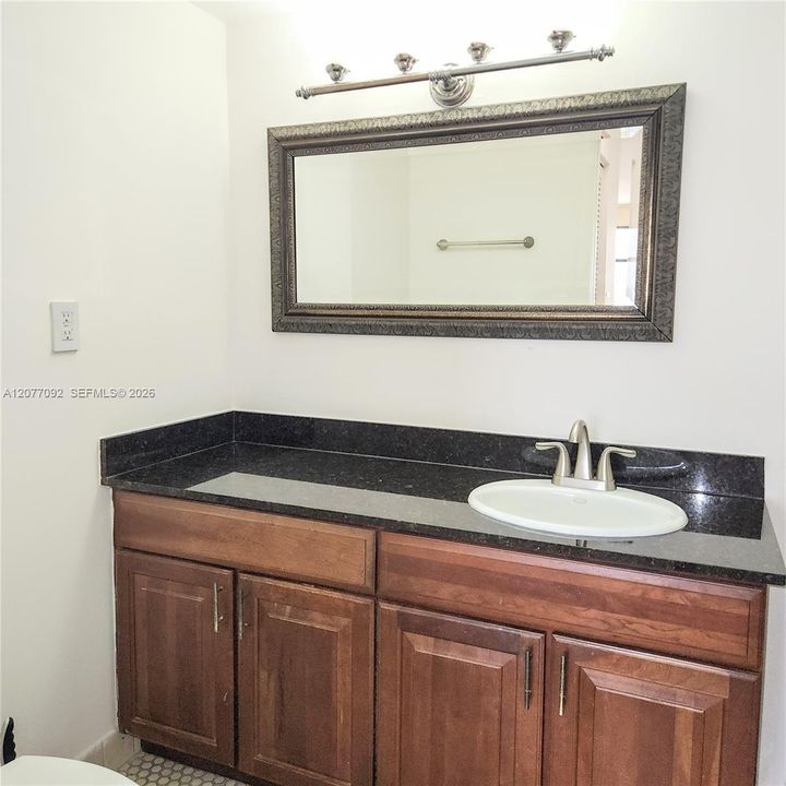 For Rent: $2,500 (2 beds, 2 baths, 1104 Square Feet)