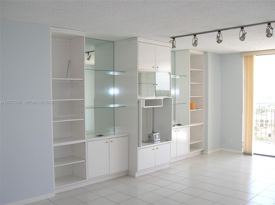 For Rent: $2,500 (2 beds, 2 baths, 1104 Square Feet)