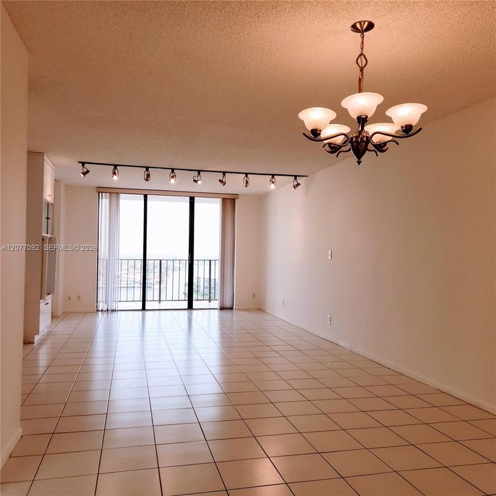 For Rent: $2,500 (2 beds, 2 baths, 1104 Square Feet)