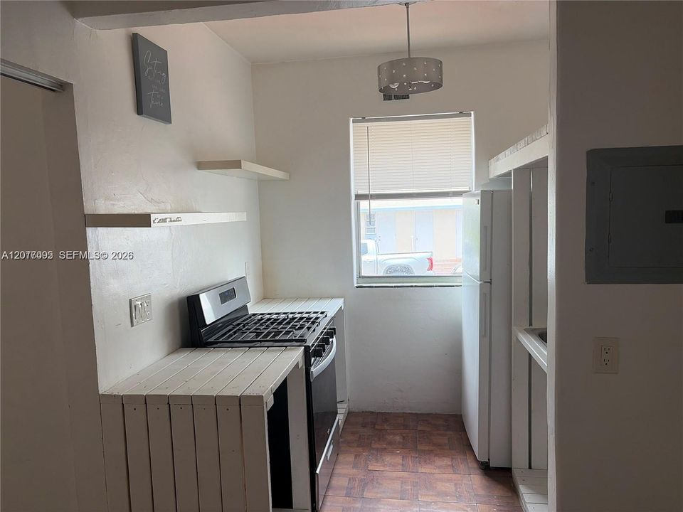 For Sale: $195,000 (0 beds, 1 baths, 440 Square Feet)
