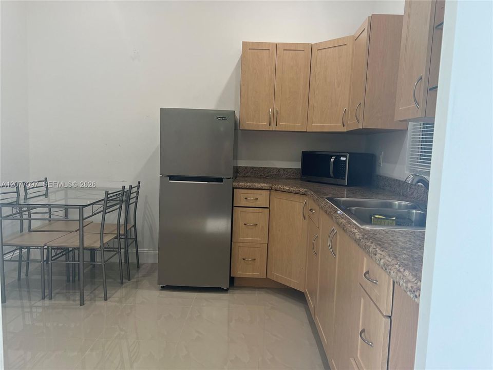 En Renta: $1,650 (0 camas, 1 baños, 1592 Pies cuadrados)