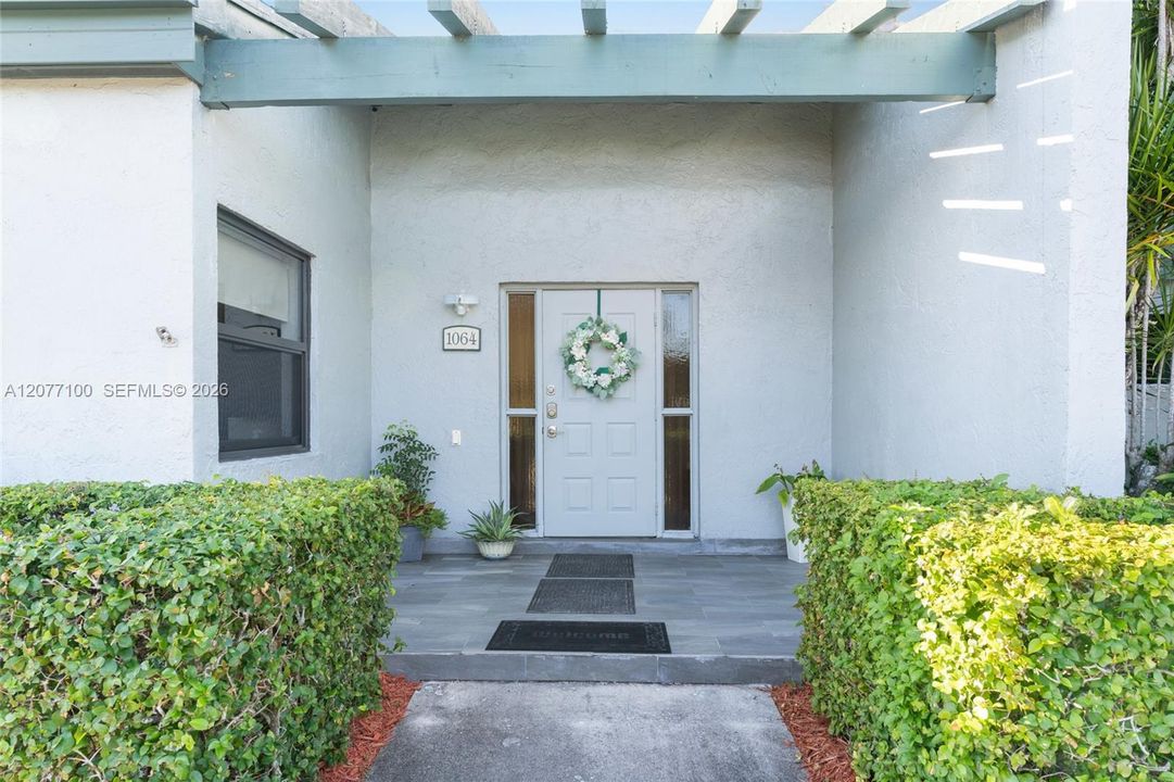 For Sale: $499,900 (3 beds, 2 baths, 1331 Square Feet)