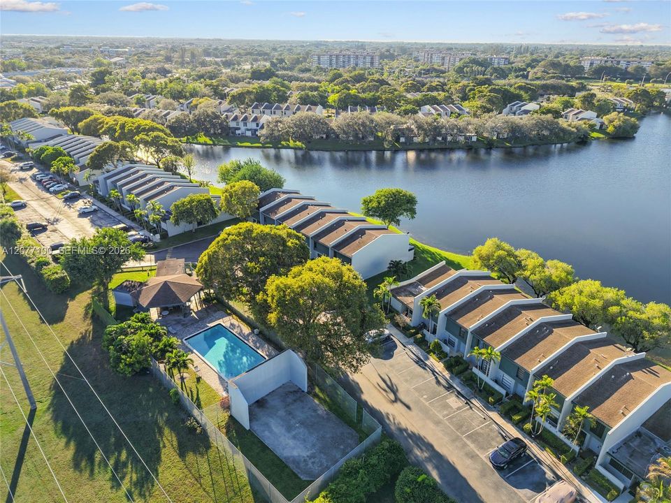 For Sale: $499,900 (3 beds, 2 baths, 1331 Square Feet)
